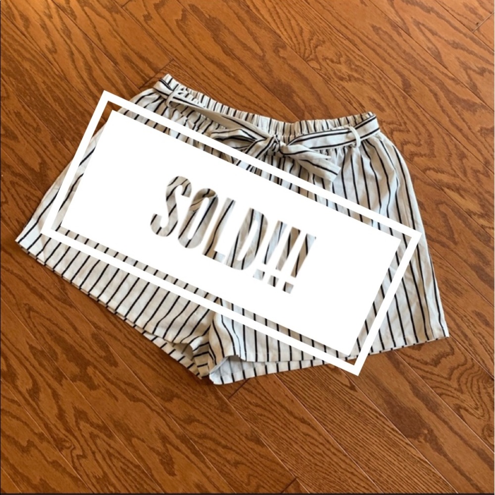 black and white shorts size || XL-PENDING SALE